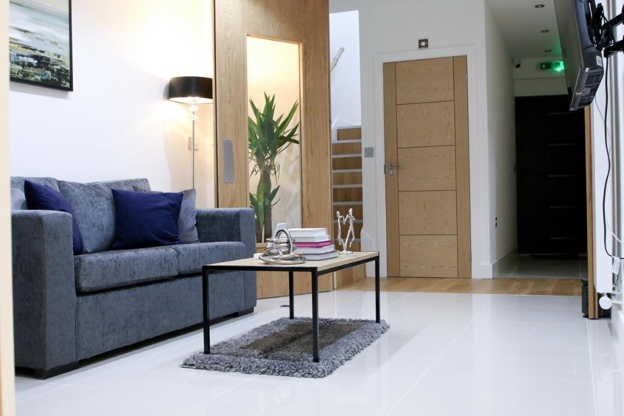 Lovely Studio Apartment With Access For Wheel-Chairs In Sydenham Londra Esterno foto