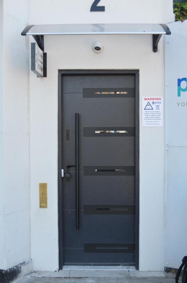 Lovely Studio Apartment With Access For Wheel-Chairs In Sydenham Londra Esterno foto