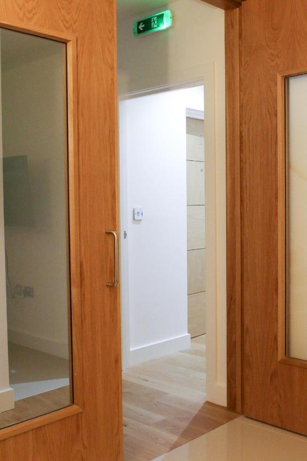 Lovely Studio Apartment With Access For Wheel-Chairs In Sydenham Londra Esterno foto