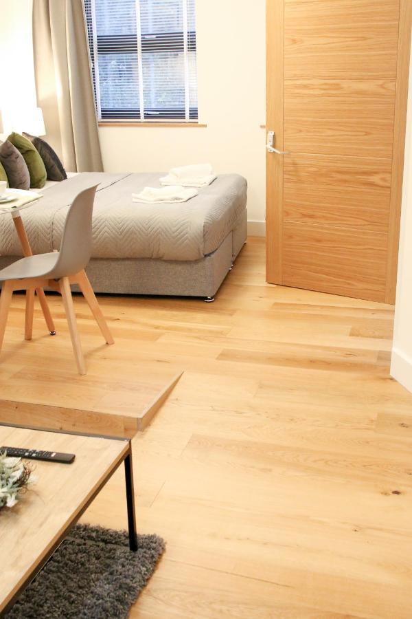 Lovely Studio Apartment With Access For Wheel-Chairs In Sydenham Londra Esterno foto